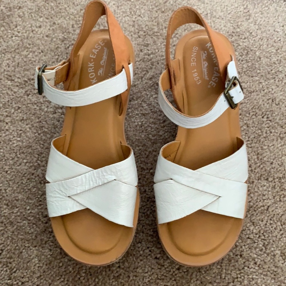 Kork-Ease White & Brown Platform Wedge Sandal Sz 8